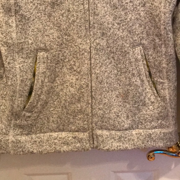 Women’s North Face zip-up jacket. Size: medium - Picture 6 of 6